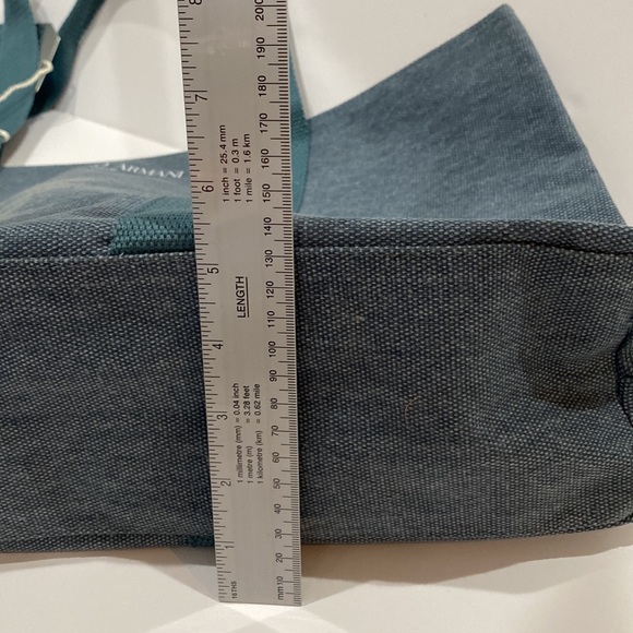 Giorgio Armani Tote Bag lined & magnetic snap closure. Parfums UNICEF Promo NWT - Picture 5 of 15